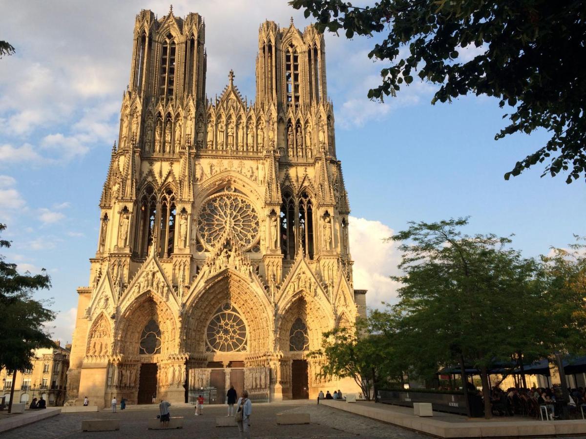 Le Nid Des Halles, Au Coeur Du Boulingrin Reims Exterior foto