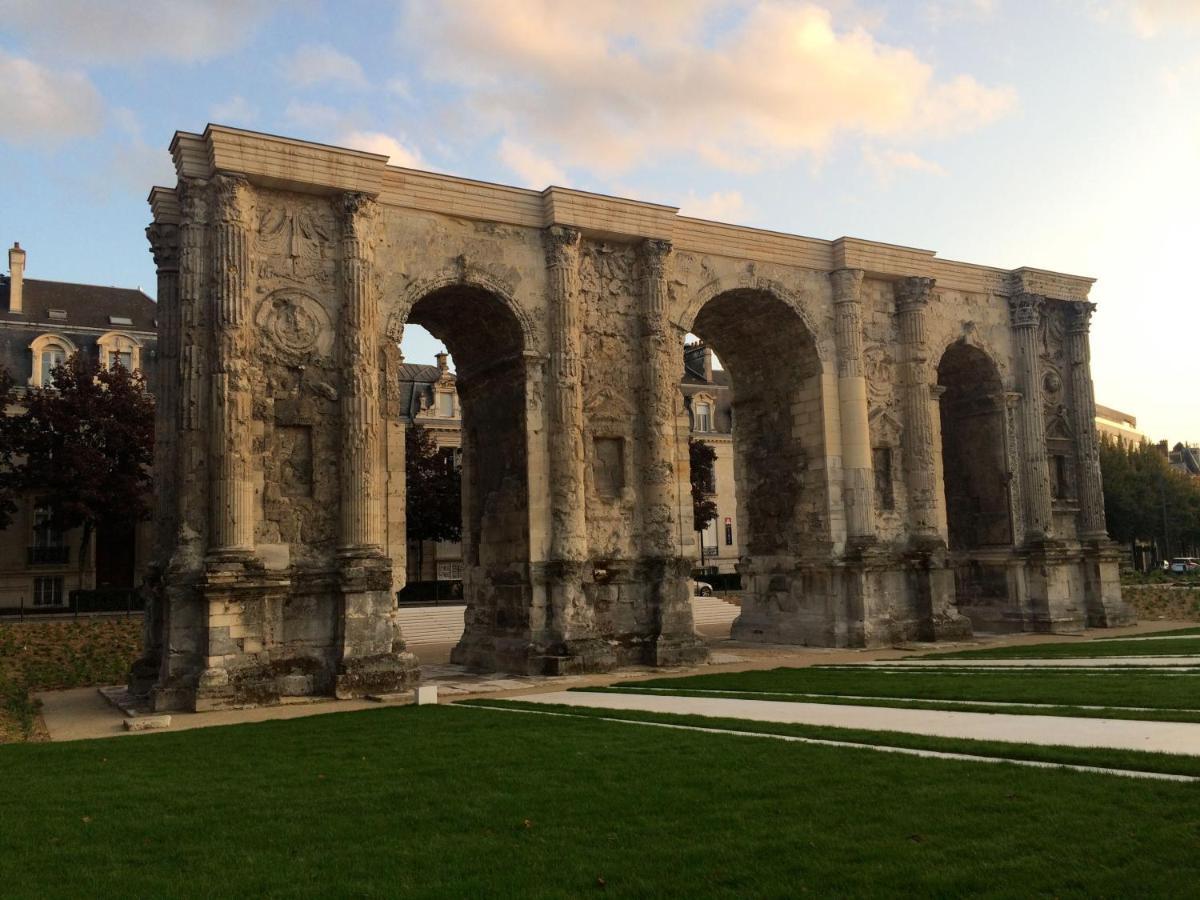 Le Nid Des Halles, Au Coeur Du Boulingrin Reims Exterior foto